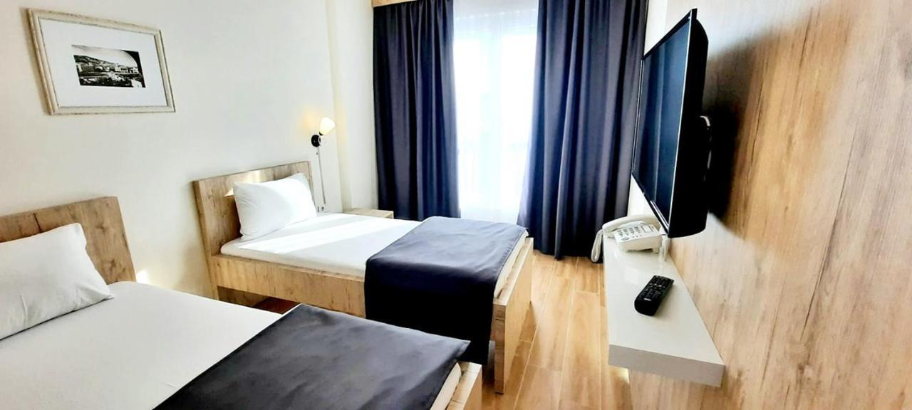 Hotel Doa Skopje Bagian luar foto