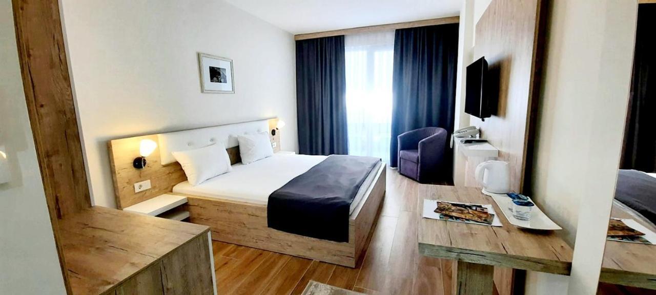 Hotel Doa Skopje Bagian luar foto